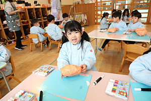 作品展の制作活動　きりん