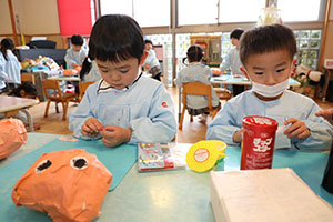 作品展の制作活動　きりん