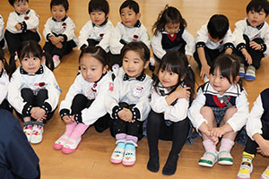 体操教室　－鉄棒ー　うさぎ