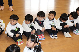 体操教室　－鉄棒ー　ことり