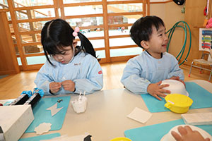 作品展の制作活動　きりん