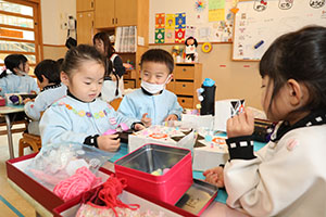 作品展の制作活動　きりん