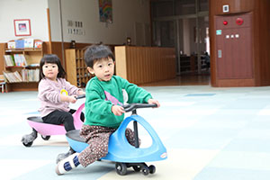 スクーターボード・三輪車楽しかったね　あひる