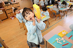 作品展の制作活動　きりん