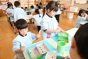 作品展の制作活動　たんぽぽ