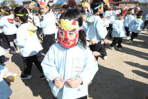 節分　みんなで豆まきをしました　全園児　　NO．2