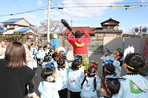 節分　みんなで豆まきをしました　全園児　　NO．2