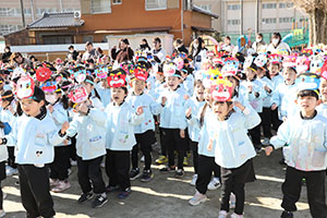 節分　みんなで豆まきをしました　全園児　　NO．1