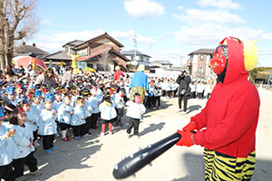節分　みんなで豆まきをしました　全園児　　NO．1