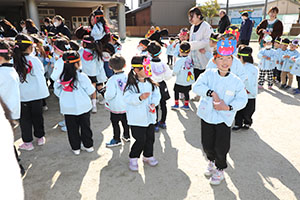 節分　みんなで豆まきをしました　全園児　　NO．1