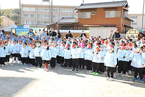 節分　みんなで豆まきをしました　全園児　　NO．1