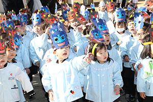 節分　みんなで豆まきをしました　全園児　　NO．1