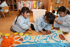 作品展のかんばんの制作　りす・きりん