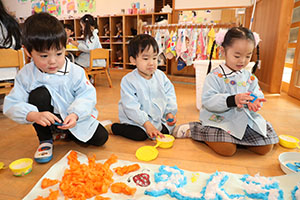 作品展のかんばんの制作　りす・きりん