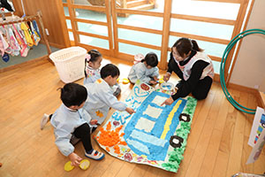 作品展のかんばんの制作　りす・きりん