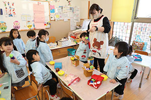 作品展の制作活動　すみれ