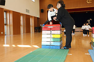 体操教室　ー跳び箱ー　すみれ