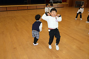 体操教室　ー跳び箱ー　すみれ