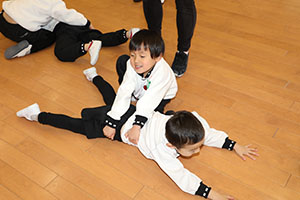 体操教室　ー跳び箱ー　ばら