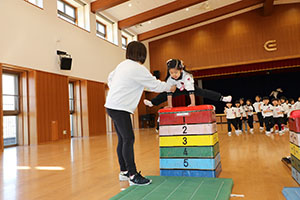 体操教室　ー跳び箱ー　ばら