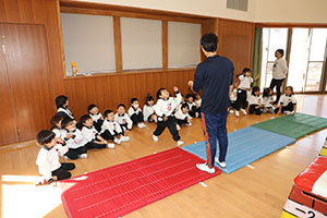 体操教室　ー跳び箱ー　ばら