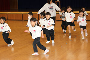 体操教室　ー跳び箱ー　ばら