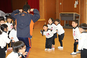 体操教室　ー跳び箱ー　ばら