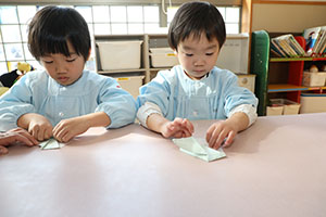 折り紙に挑戦！　さくら