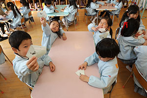 折り紙に挑戦！　さくら