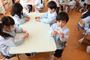 折り紙に挑戦！　さくら