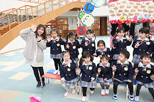 もうすぐ作品展　記念撮影が行われました　年少・年中・年長