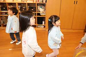 ポンポンボールで遊びました　あひる