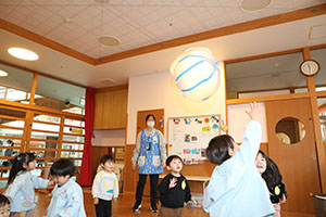 ポンポンボールで遊びました　あひる