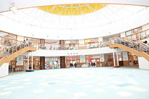 作品展の見学をしました　全クラス