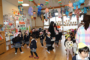 作品展の見学をしました　全クラス