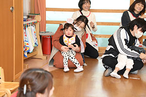 作品展参観が行われました　あひる・ひよこ・ぺんぎん組　NO．2