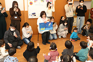 作品展参観が行われました　あひる・ひよこ・ぺんぎん組　NO．2