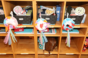 作品展参観が行われました　あひる・ひよこ・ぺんぎん組　NO．1