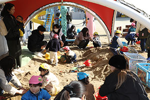 作品展参観が行われました　あひる・ひよこ・ぺんぎん組　NO．1