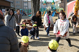 作品展参観が行われました　あひる・ひよこ・ぺんぎん組　NO．1