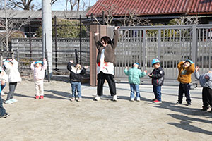 作品展参観が行われました　あひる・ひよこ・ぺんぎん組　NO．1