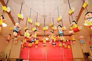 作品展の各クラスの個性あふれる作品　　　年少組