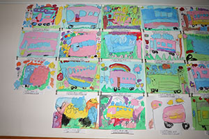作品展の各クラスの個性あふれる作品　　　年少組