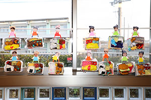 作品展の各クラスの個性あふれる作品　　　年少組