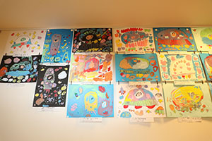 作品展の各クラスの個性あふれる作品　　　年中組
