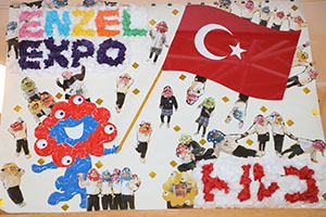 作品展の各クラスの個性あふれる作品　　　年長組