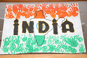 作品展の各クラスの個性あふれる作品　　　年長組