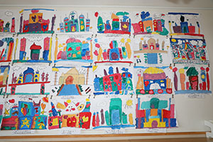 作品展の各クラスの個性あふれる作品　　　年長組