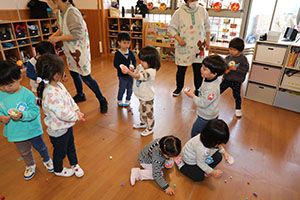 ポンポンクラッカー楽しかったね　ぺんぎん