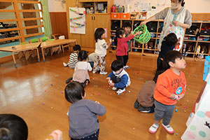 ポンポンクラッカー楽しかったね　ぺんぎん